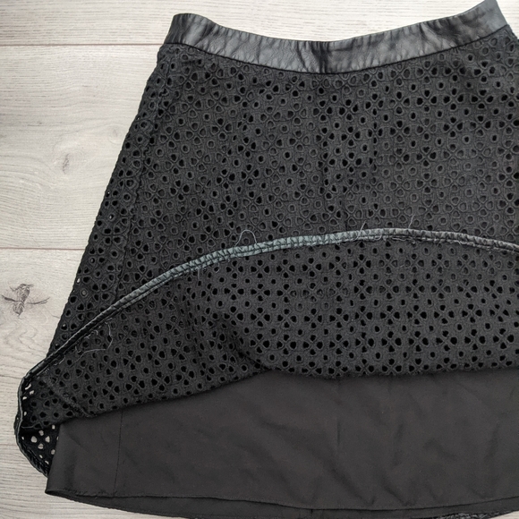 Ann Taylor Black Midi skirt - Picture 2 of 3